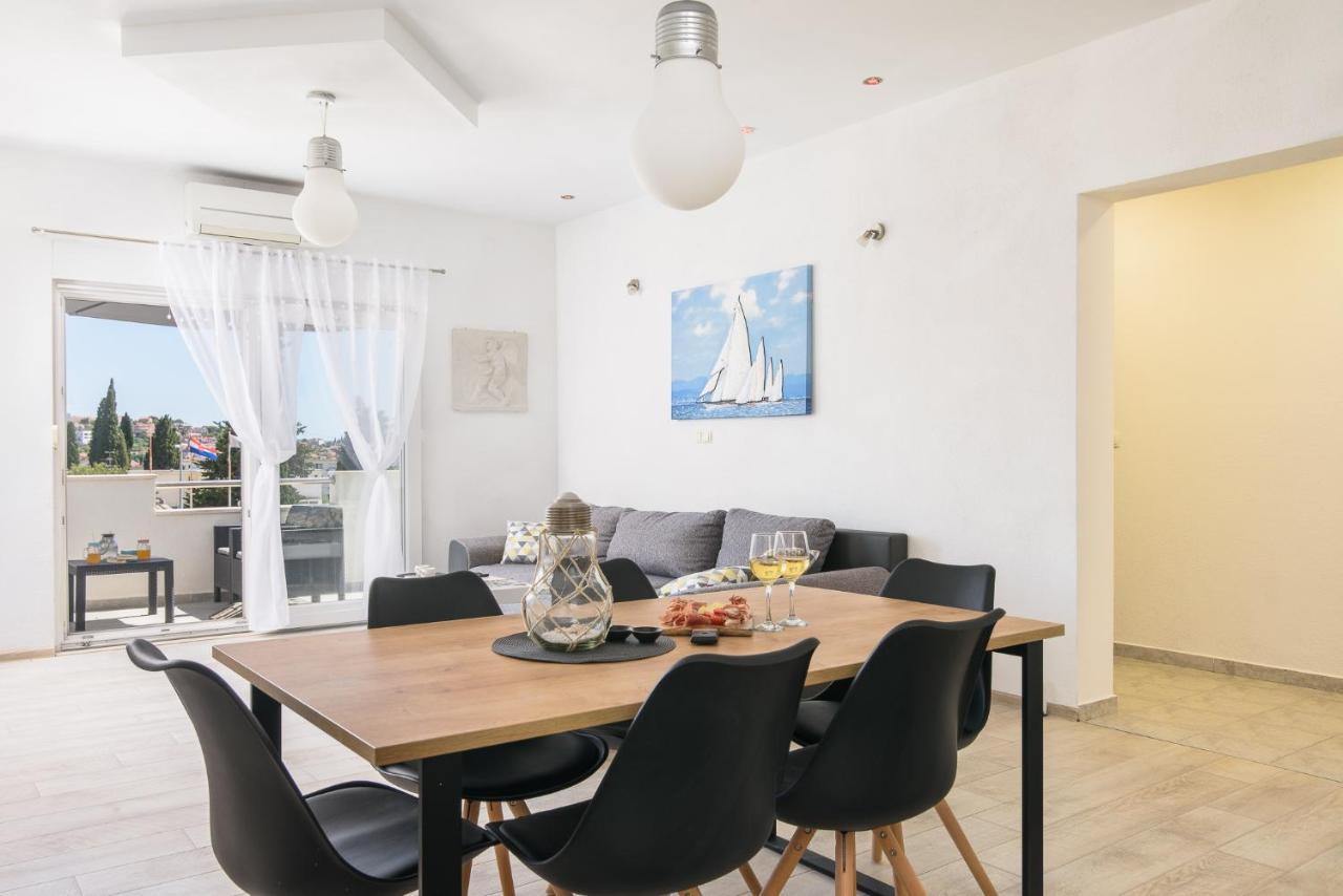 Mare&Antonio Apartment Трогир Екстериор снимка